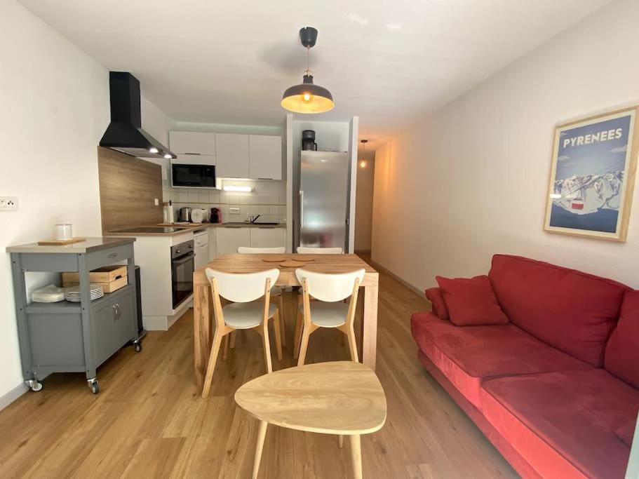 T3 Centre Ville Avec Parking, Balcon Et Wifi. 5P. Cauterets Zewnętrze zdjęcie