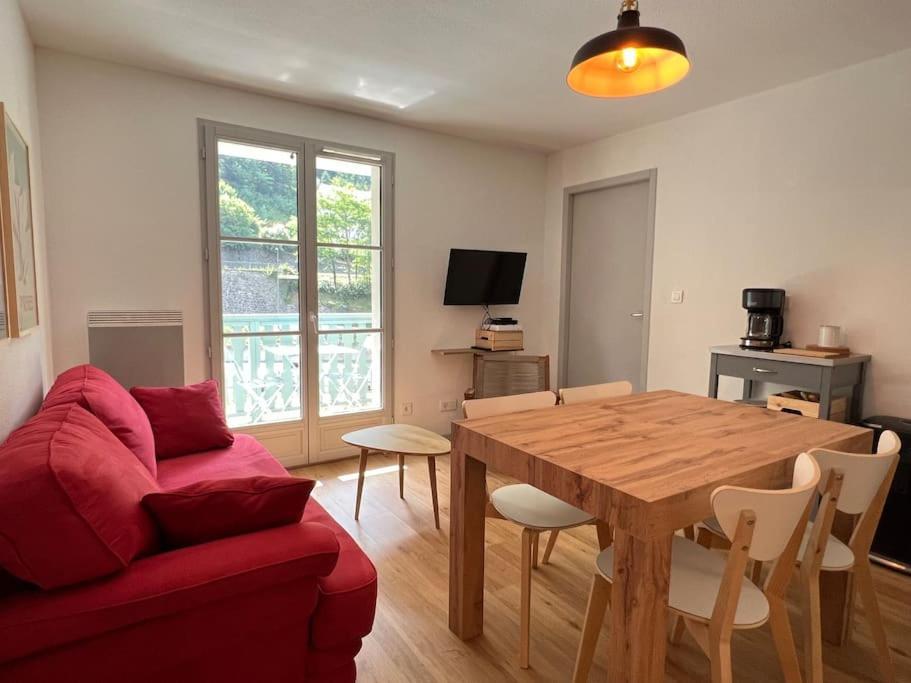 T3 Centre Ville Avec Parking, Balcon Et Wifi. 5P. Cauterets Zewnętrze zdjęcie