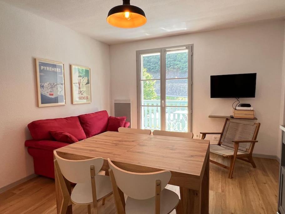 T3 Centre Ville Avec Parking, Balcon Et Wifi. 5P. Cauterets Zewnętrze zdjęcie